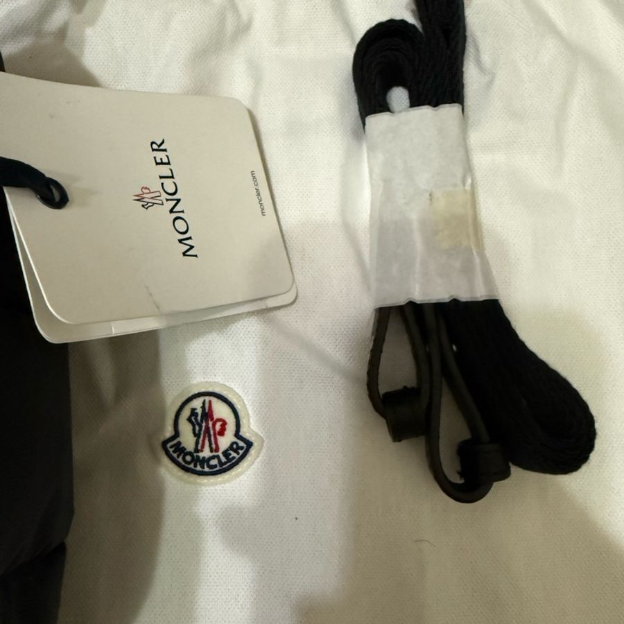 -MONCLER-CARADOC-橡膠黑標澎澎款可側背手提托特包，全新未使用，送人自用超推薦-11