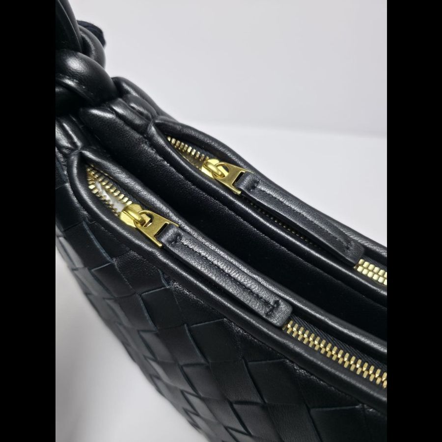 BV黑色Gemelli Crossbody Bag
(未使用品)-16