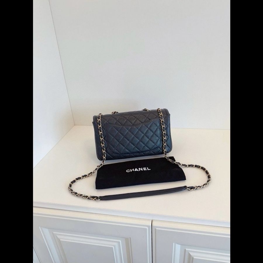 Chanel CC Filigree Flag CF medium-2