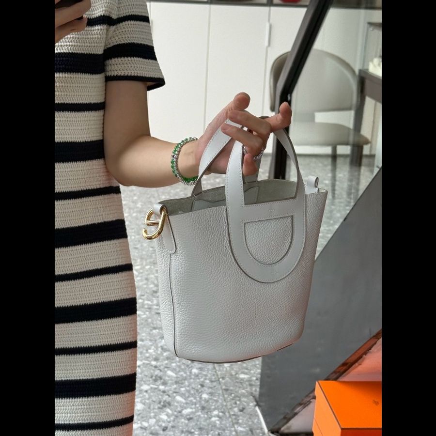 Hermes in the loop 18
Taurillon-4