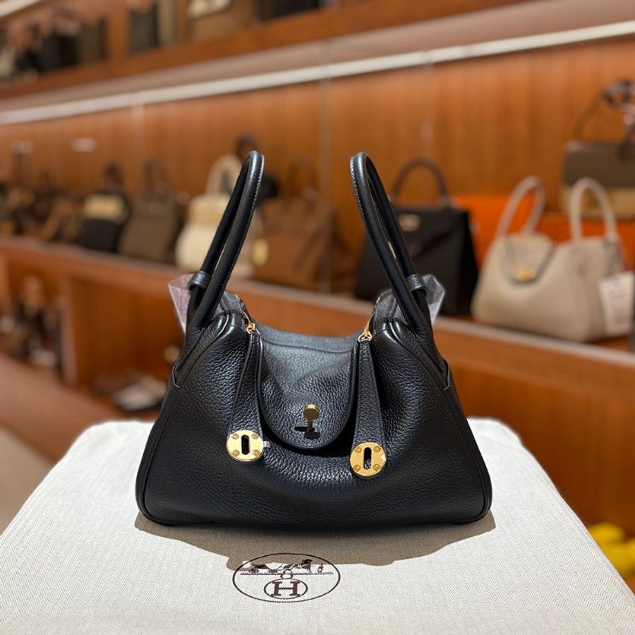 已售出【現貨|快速出貨】Hermès 愛馬仕 Lindy 26|黑色金釦|U刻 2022 年|Taurillon Clemence 小牛皮-1