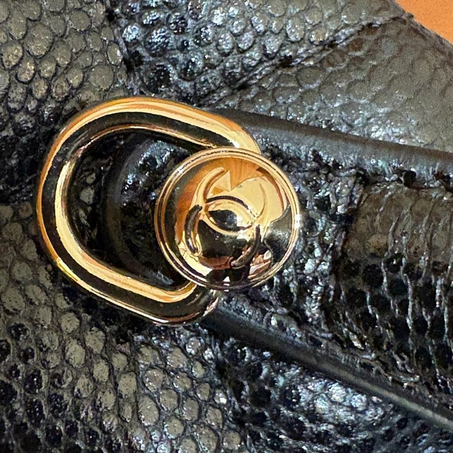 【現貨｜快速出貨】Chanel 25C 19 手把盒子包｜黑色魚子醬牛皮｜經典菱格金鍊斜背包｜-9