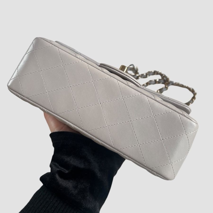 Chanel Lambskin 20cm 羊皮大mini灰色鍵扣-9