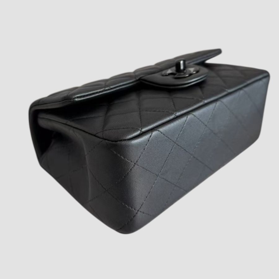 Chanel Lambskin 20cm So Black-7