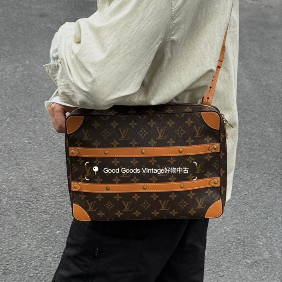 莉亞精品♡ LV 絕版限量 soft trunk 二手美包-1
