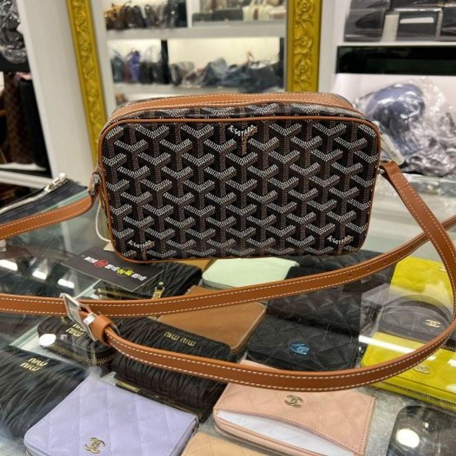 東區正精品㊣GOYARD Cap-Vert PM 全新焦糖色圖騰前口袋拉鍊相機包斜背包 RZ6063-3