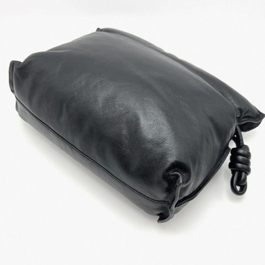 LOEWE 黑色中號肩背斜背福袋包 30*24 98新配件塵袋-2