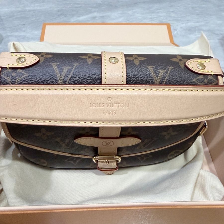 LV 路易威登。M46740 Saumur BB 馬鞍包❤️9.8-14