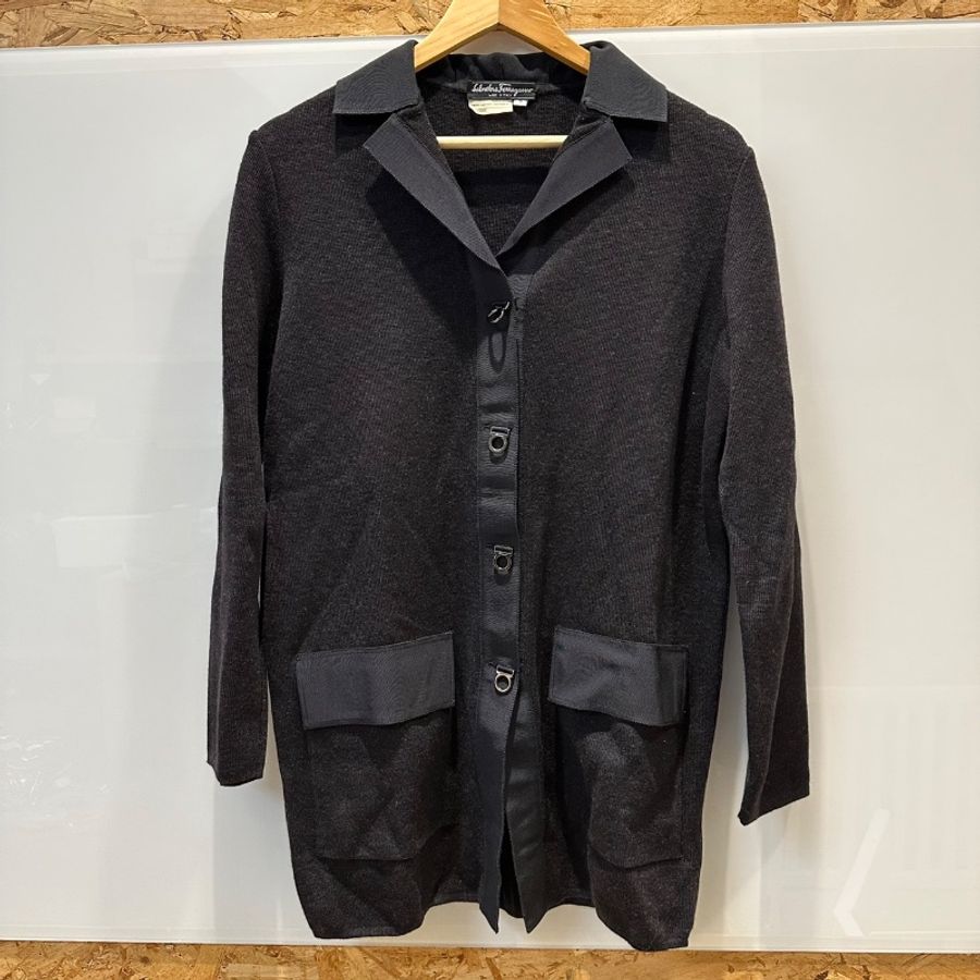 【美收精品】FERRAGAMO 黑色針織長袖 4-518-0