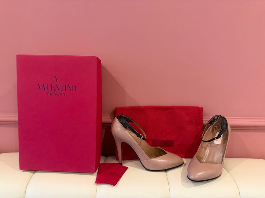 Valentino Garavani 經典高跟鞋|二手超美|含鞋盒、塵袋、證件卡-0