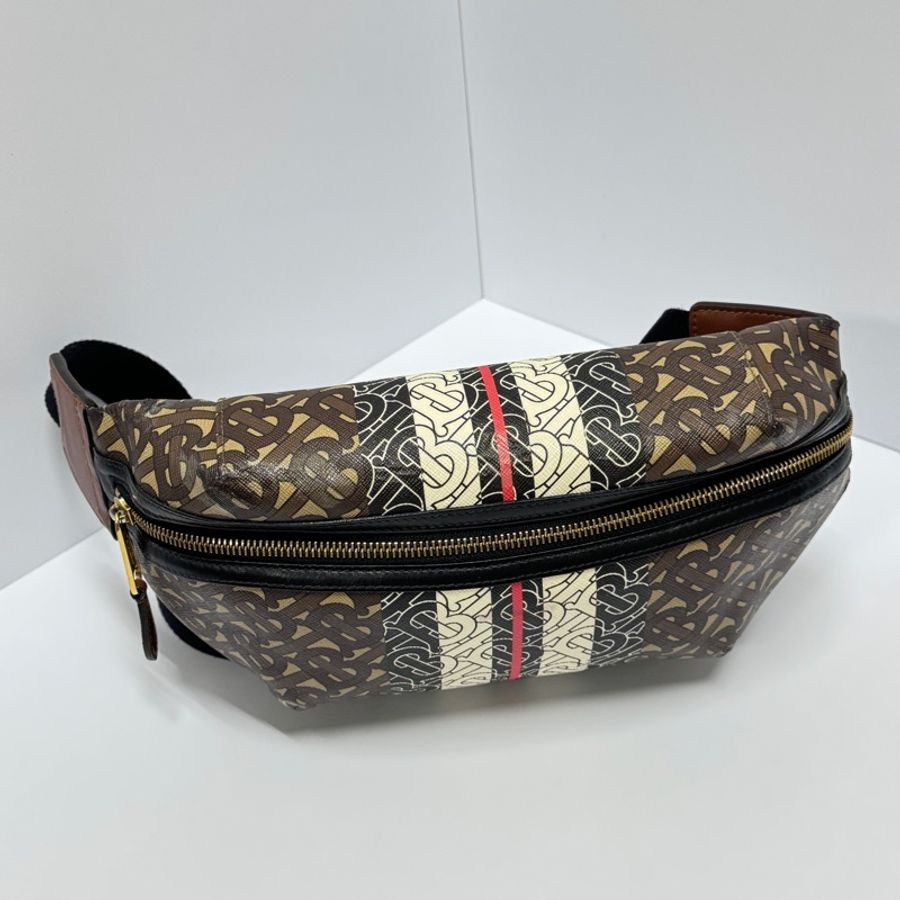 (超帥氣🔖) Burberry 經典老花 胸/腰包 斜背包 專櫃73000!-12