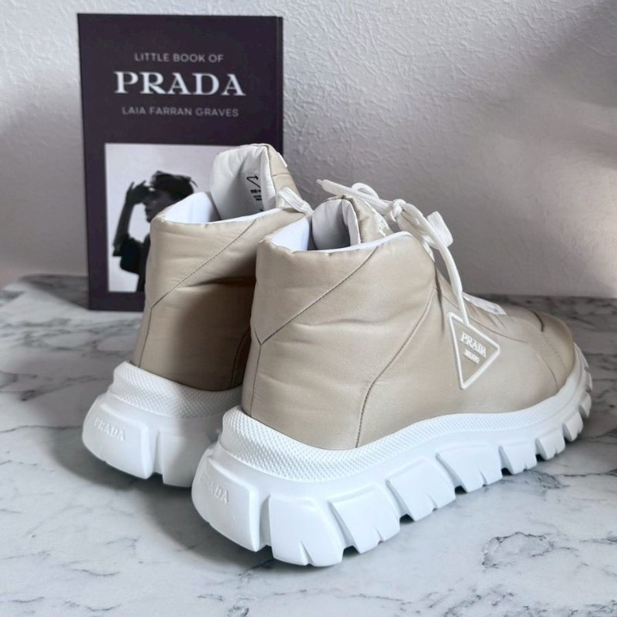 89成新‼️ #全網最低✨PRADA 奶茶色尼龍高筒運動鞋-1