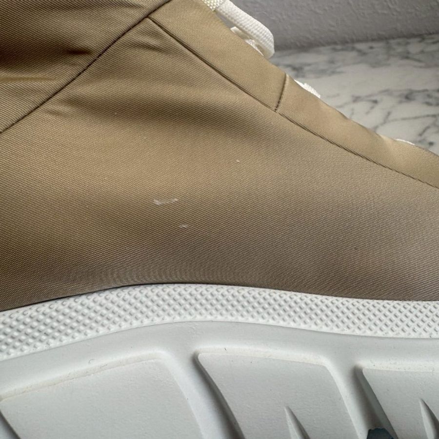 89成新‼️ #全網最低✨PRADA 奶茶色尼龍高筒運動鞋-5