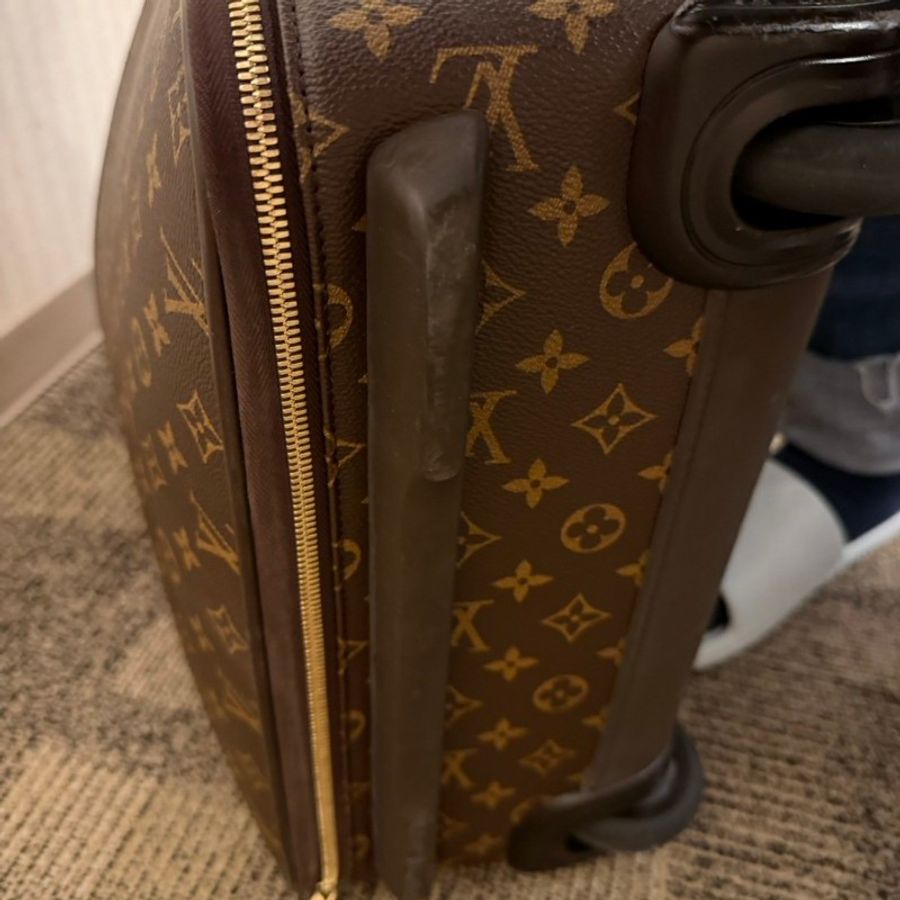 Louis Vuitton M23293 20吋可上飛机行李箱-9