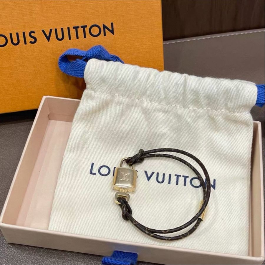 LV 鎖頭手環 全新-0