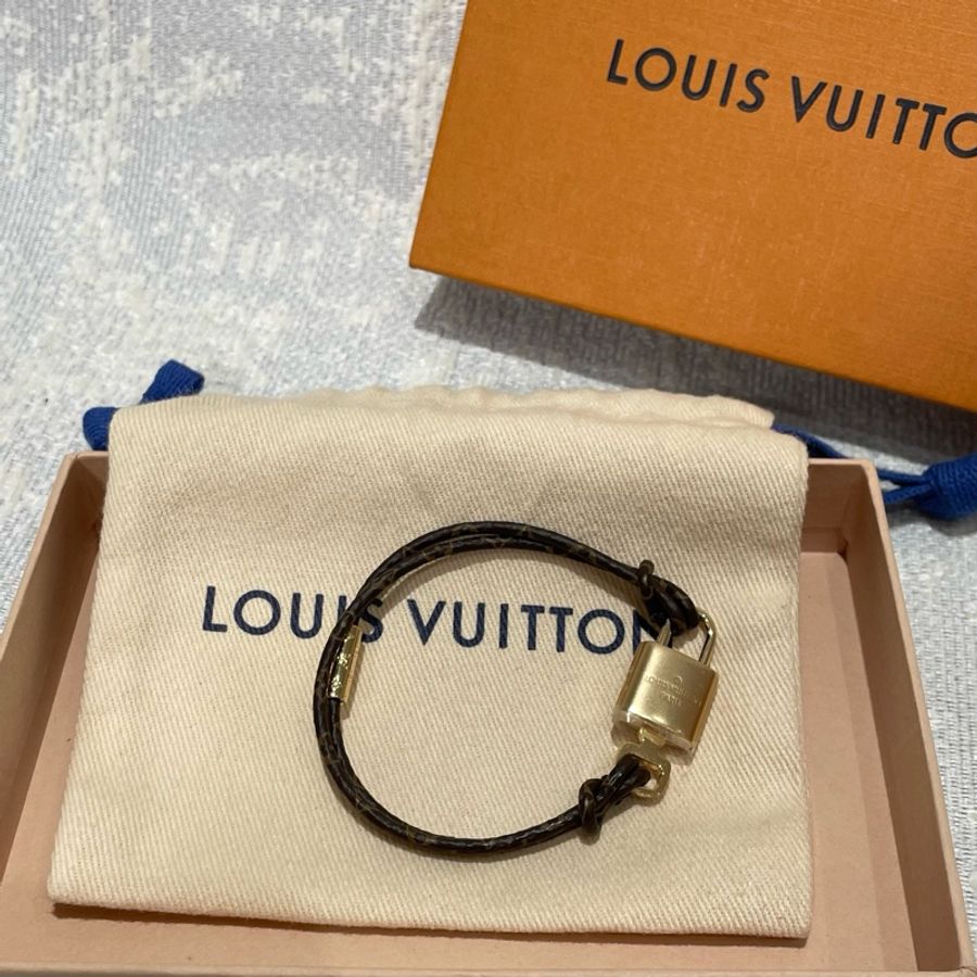 LV 鎖頭手環 全新-2
