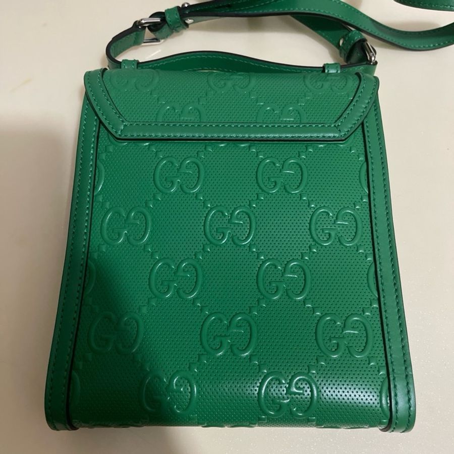 Gucci 625782 1W3AN GG壓印郵差手提袋-1