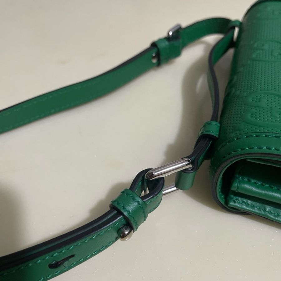 Gucci 625782 1W3AN GG壓印郵差手提袋-4