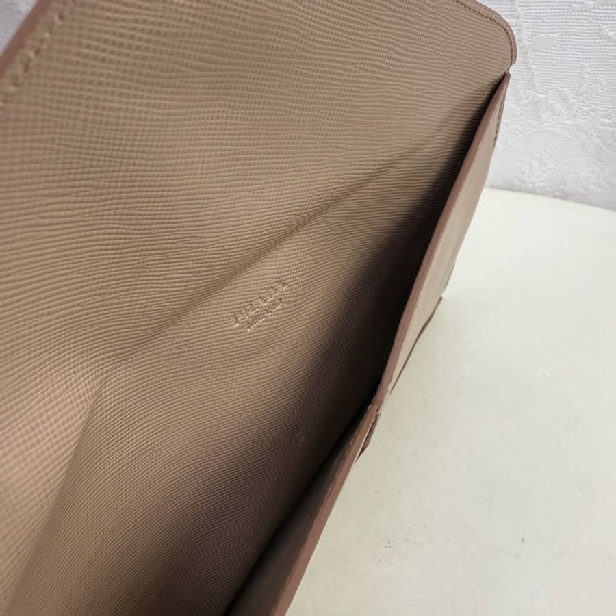 Prada Clutch-12
