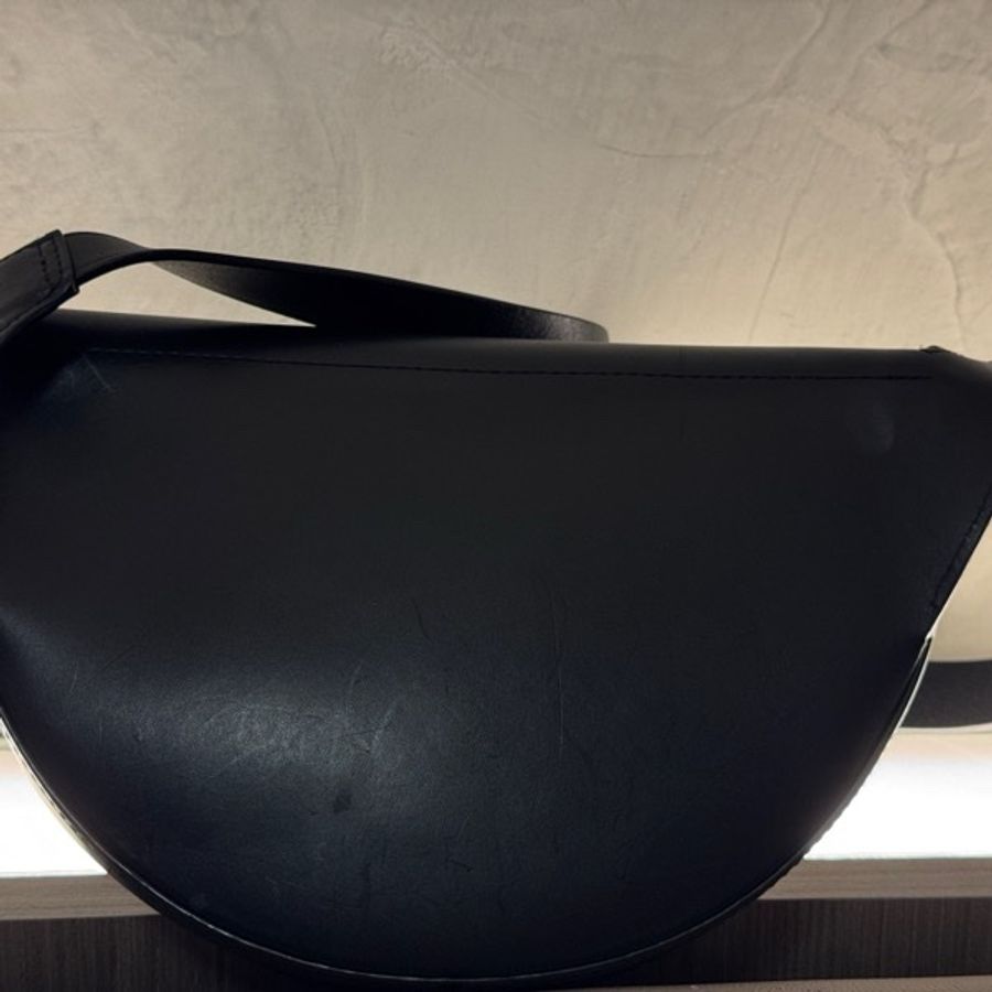 LOEWE 絕版牛皮小包 男女生都適合，簡約時尚帥氣-17
