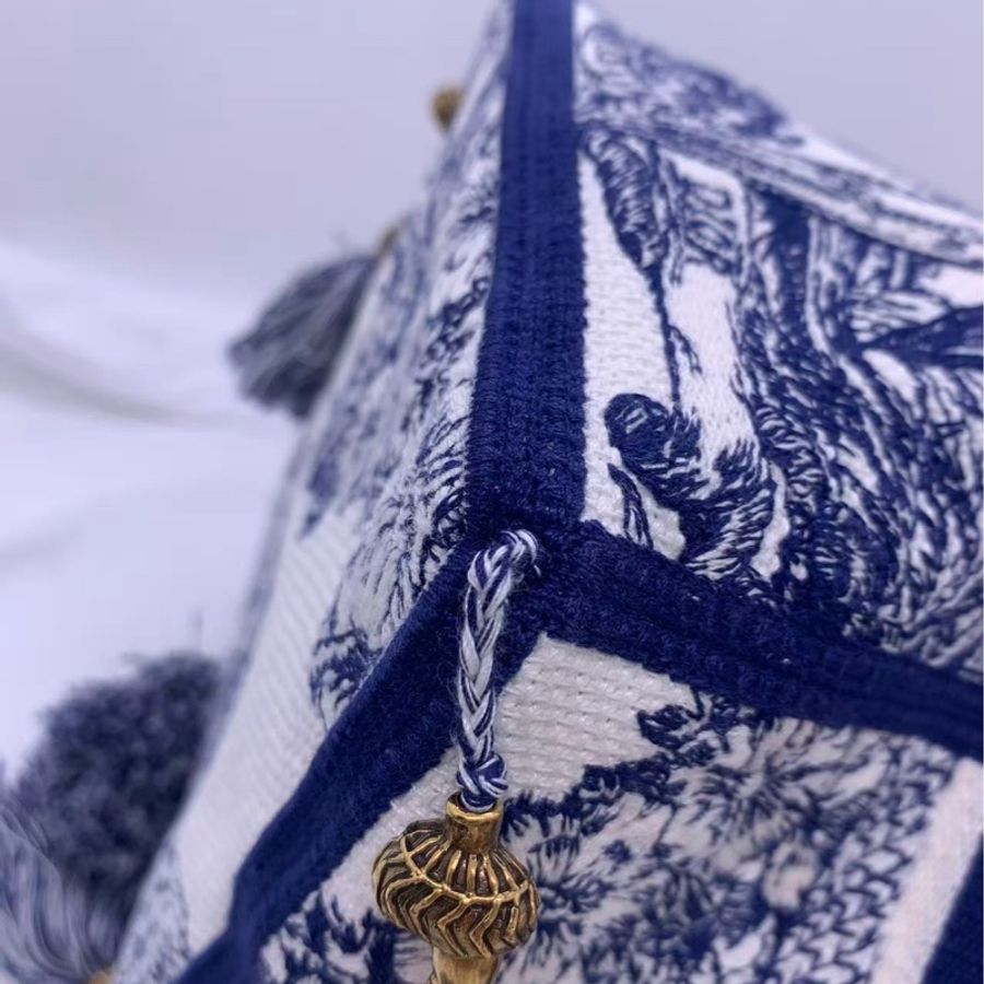 Dior 迪奧 Bubble 聖誕限定的八芒星流蘇刺繡小水桶，15✖️18-11