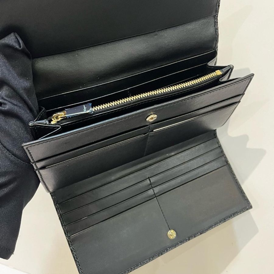 Ferragamo leather black wallet-3
