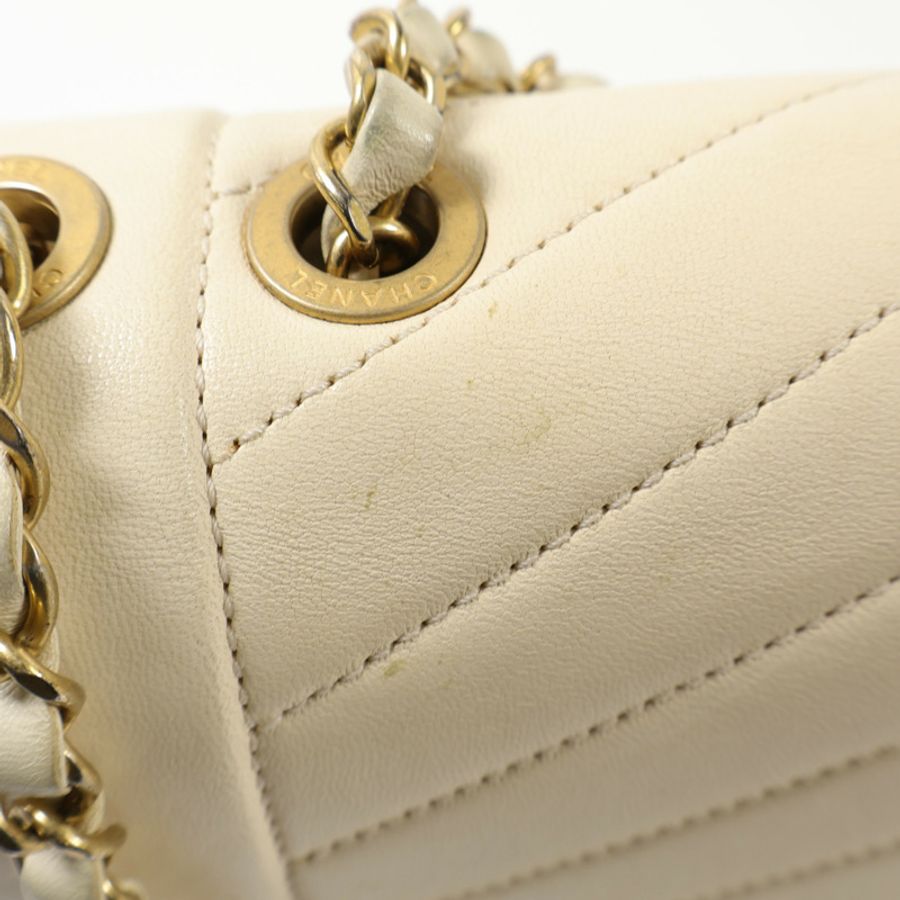 CHANEL 牛皮皮革Chain Shoulder金扣鏈帶肩背袋-15