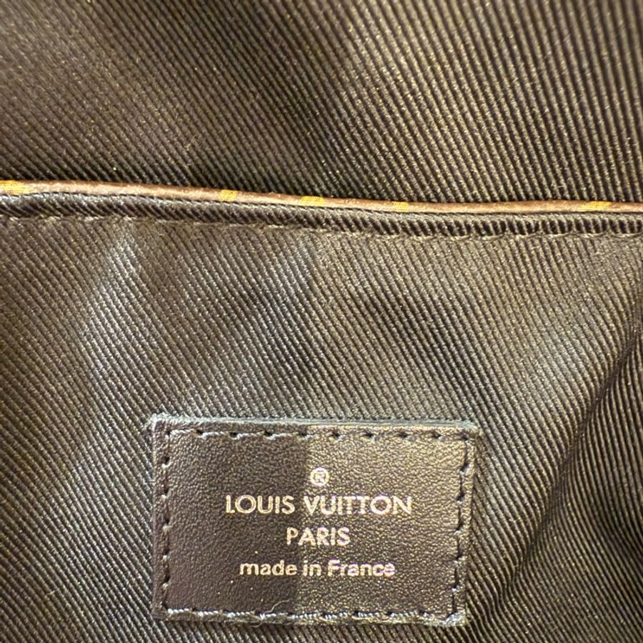 LOUIS VUITTON M41643 斜背包-16