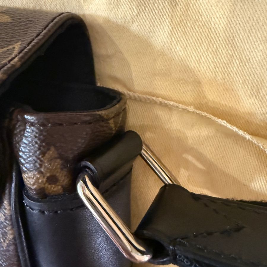 LOUIS VUITTON M41643 斜背包-46