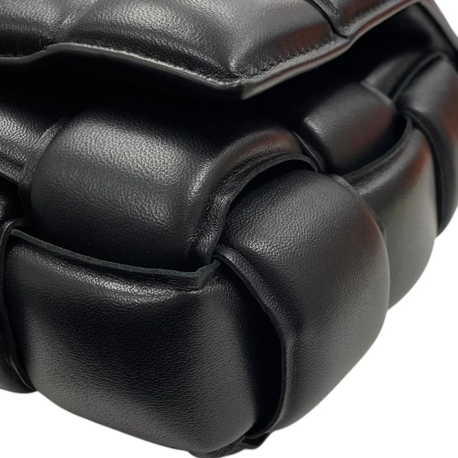 BOTTEGA VENETA 寶緹嘉 Padded Cassette 粗編織 肩背包 小羊皮 黑色 金釦-7