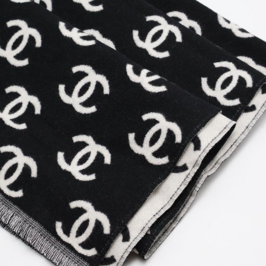 CHANEL 經典雙C雙面羊絨圍巾-1