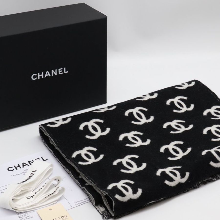 CHANEL 經典雙C雙面羊絨圍巾-6