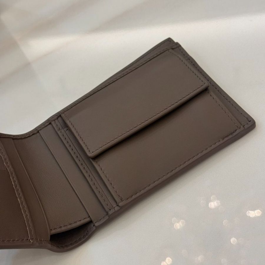 *SHIHNA名牌精品* Bottega Veneta 灰褐色 編織小牛皮短夾-3