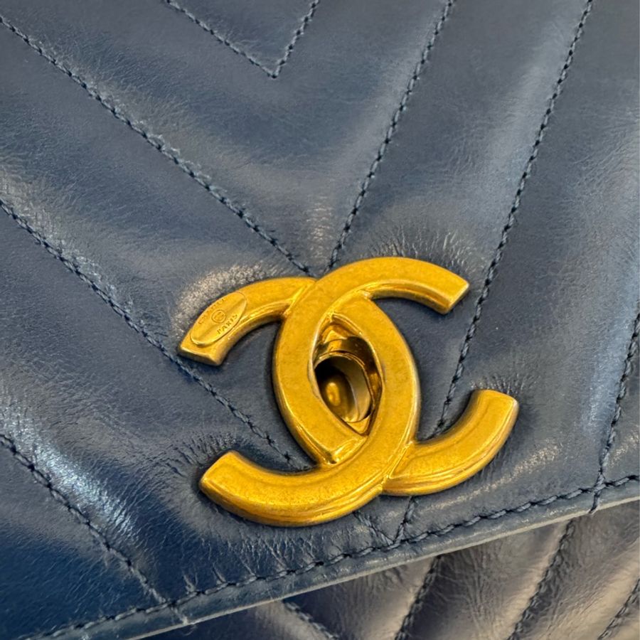 chanel藍色山形紋金雙C handle-14