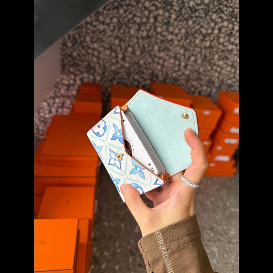 Lv Monogram Flower Tile
Lv卡包 扑克牌新色-3