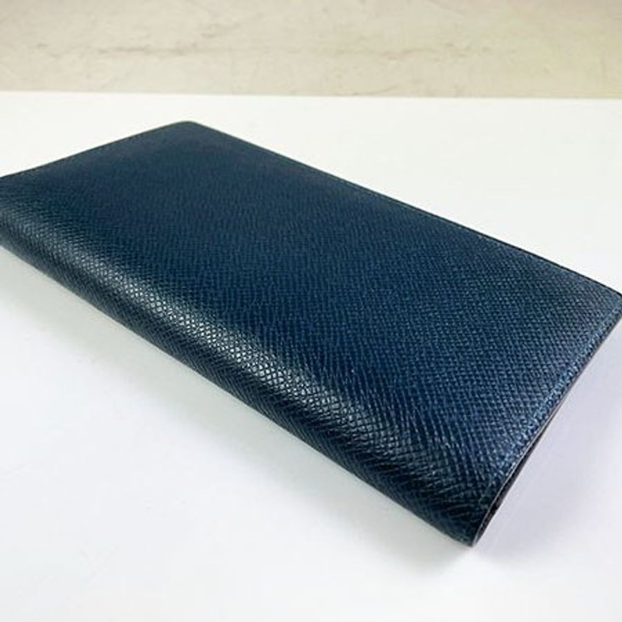 *奢華大道國際精品*【L3277】 LV海洋藍色牛皮TAIGA BRAZZA對開長夾 M33404-8