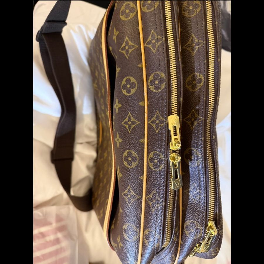 LOUIS VUITTON LV 路易威登 M45252傳統老花帆布 Reporter GM 肩背包(大記者包)-14