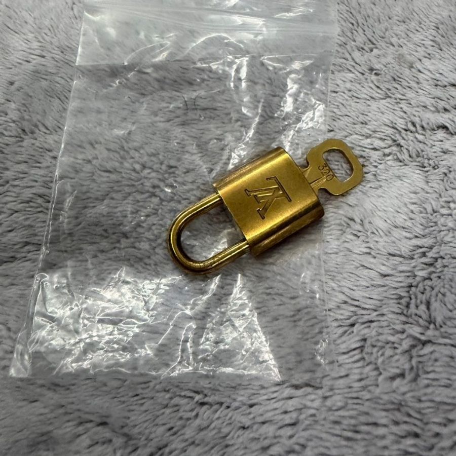 LOUIS VUITTON LV 路易威登 M45252傳統老花帆布 Reporter GM 肩背包(大記者包)-16