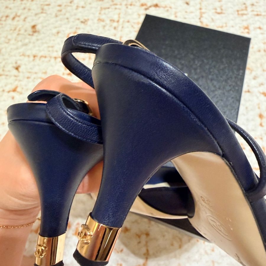 香奈兒經典款雙色跟鞋38~出清-8
