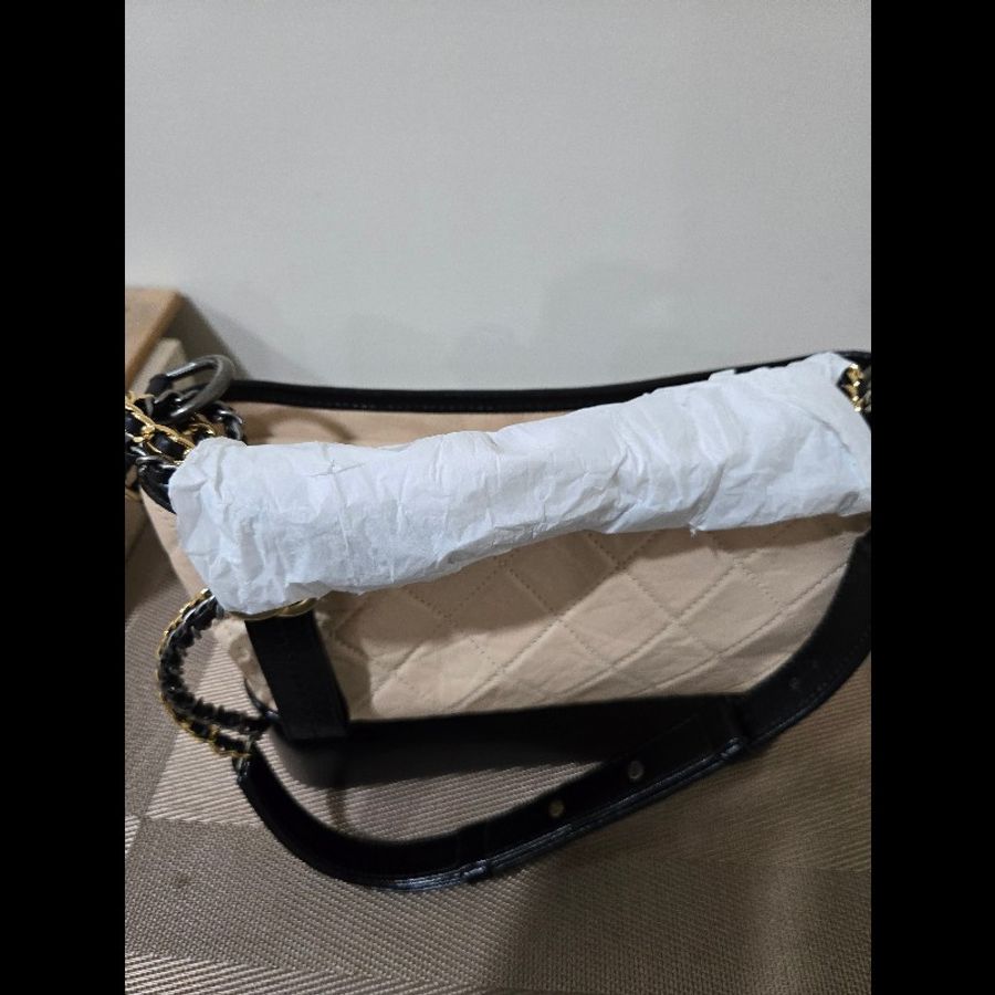 Chanel 香奈兒 米拼黑牛皮Gabrielle流浪包 小號(可議價)-16