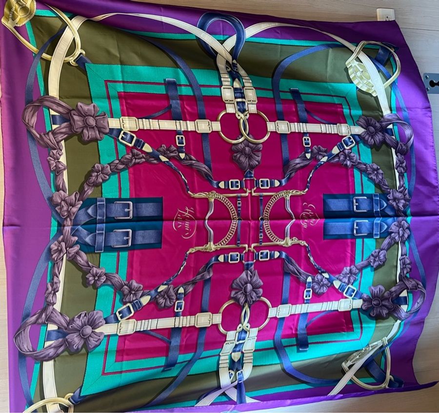 【贈絲巾環】絕版美色Hermès 愛馬仕 Grand Manège 大馬術訓練 140cm 經典全絲大方巾 (紫色/森林綠/桃紅)-2