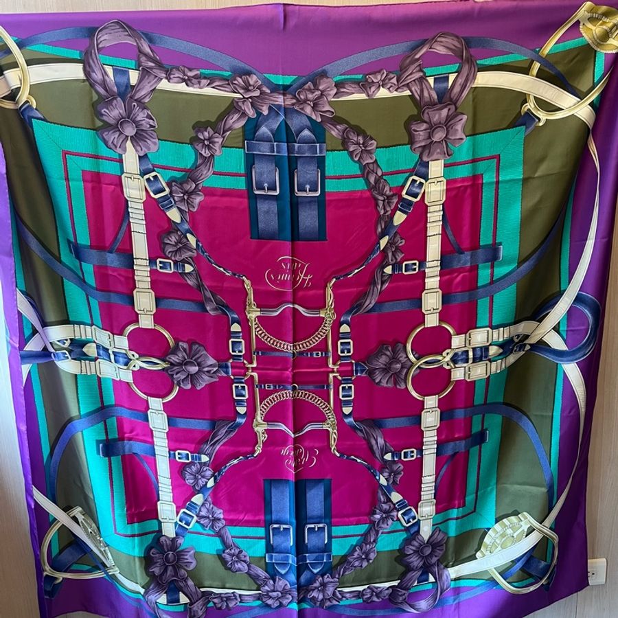 【贈絲巾環】絕版美色Hermès 愛馬仕 Grand Manège 大馬術訓練 140cm 經典全絲大方巾 (紫色/森林綠/桃紅)-3