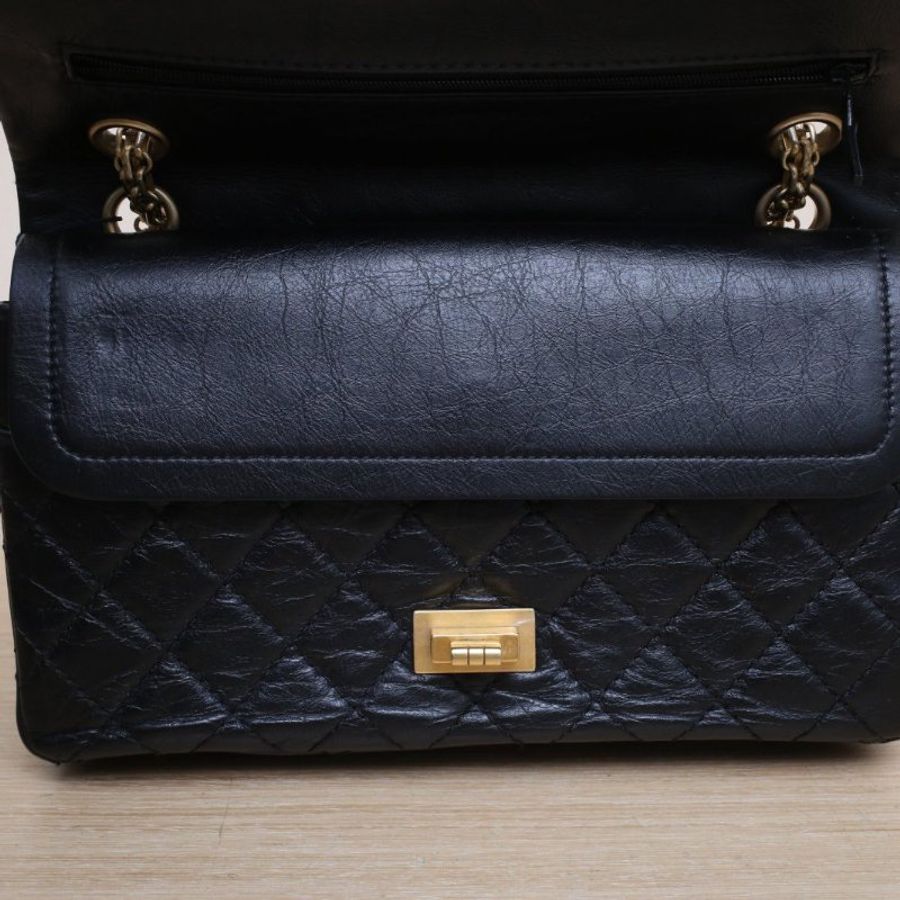 CHANEL 2.55口蓋包小號24黑色牛皮25開金扣肩背包-2