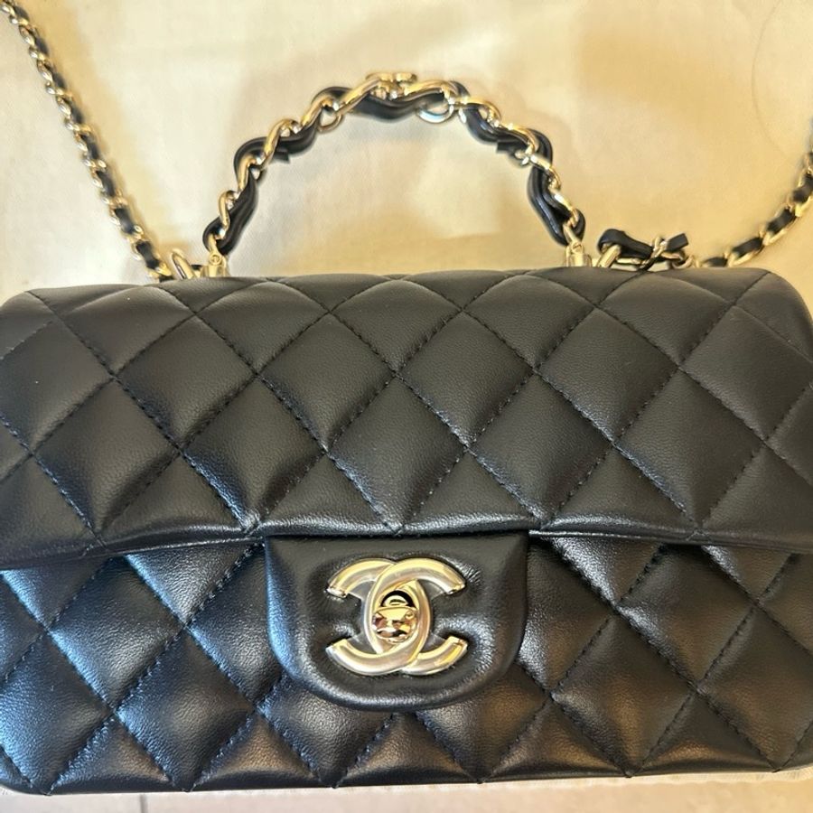「全新收藏品」Chanel23K黑淡金手柄mini CF handle 閒置全新品-2
