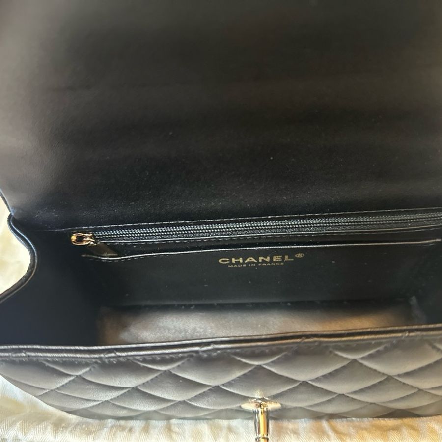 「全新收藏品」Chanel23K黑淡金手柄mini CF handle 閒置全新品-6