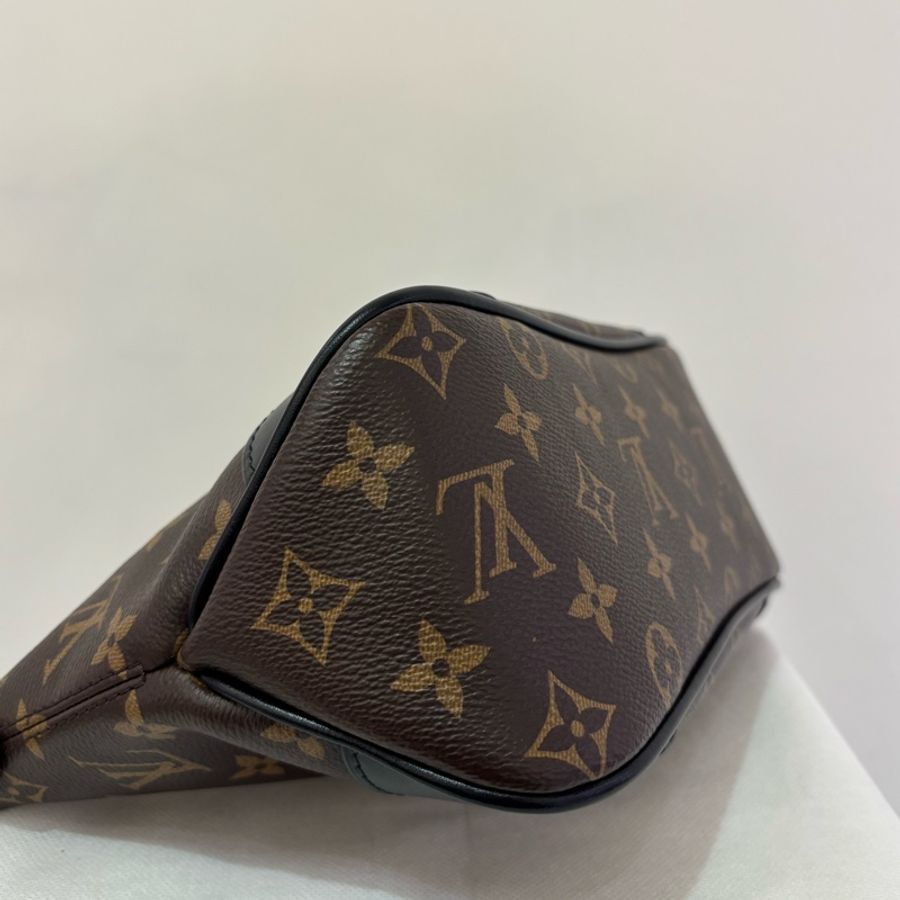 LV(M)黑邊彎月 Boulogne 牛角包PM-5