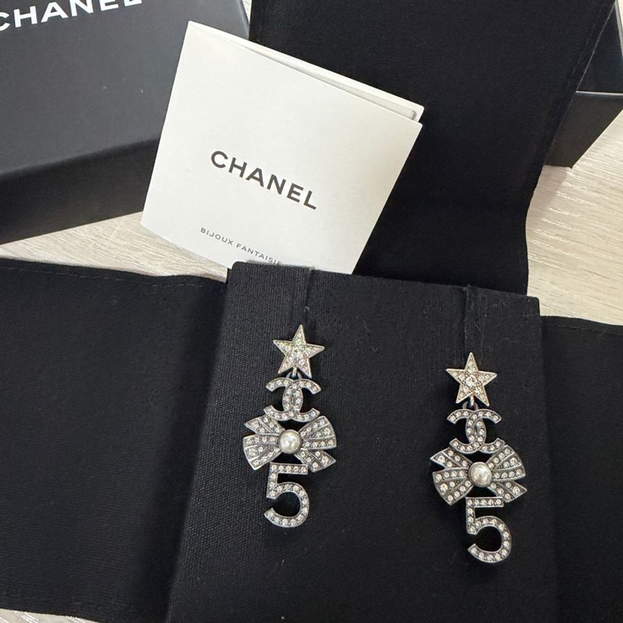 Chanel 22P 黑銀5號蝴蝶星星雙C耳環-1