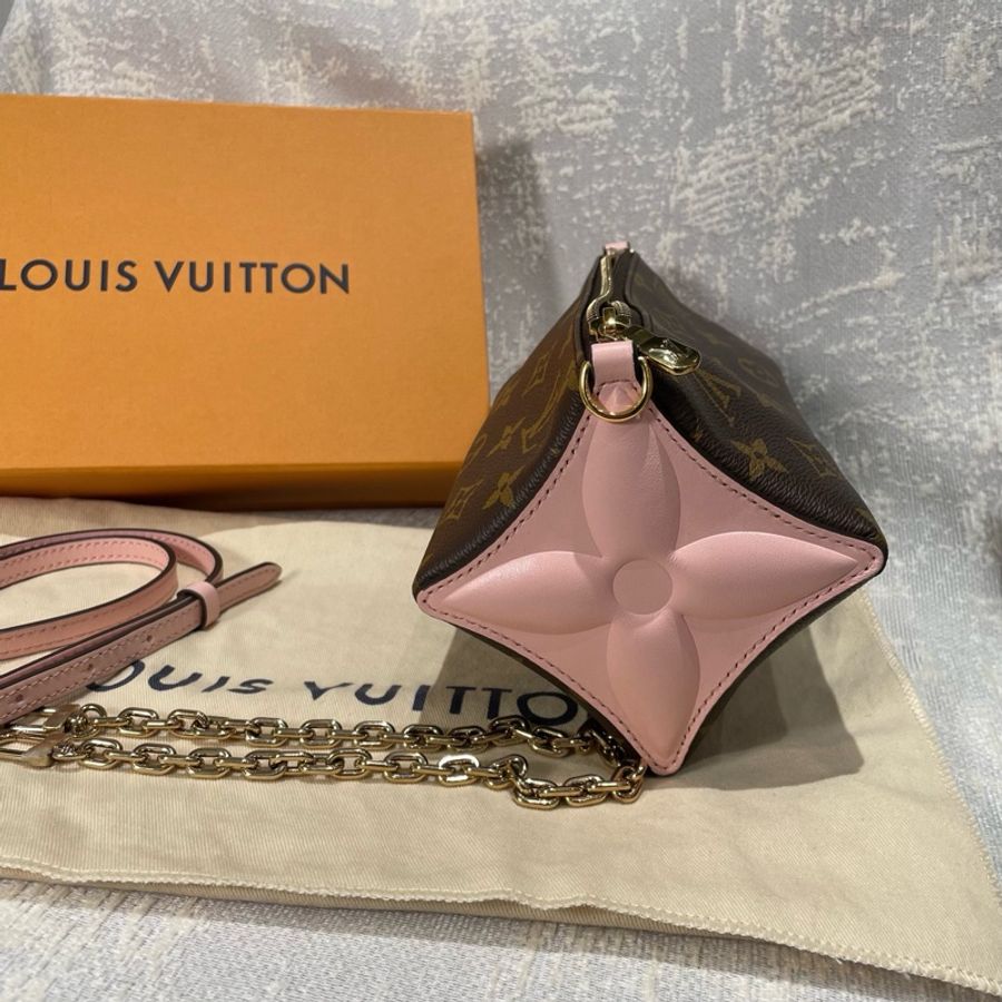 Louis Vuitton Bloom Pouch-3