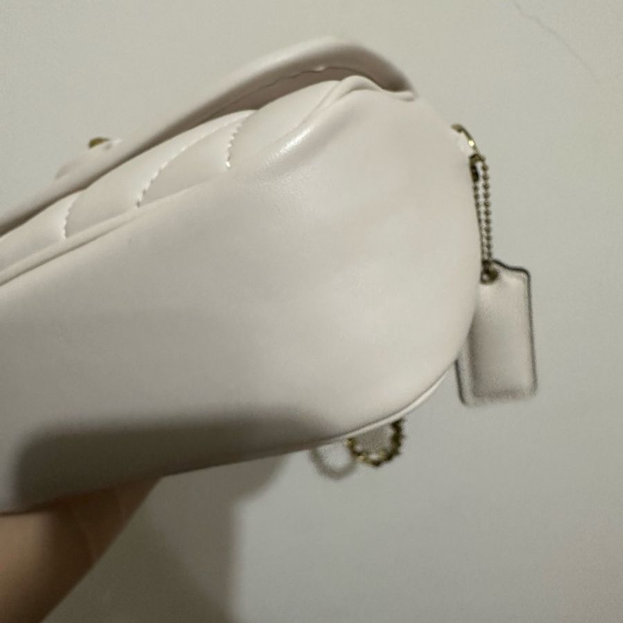 Coach pillow madison 近全新帶絎縫枕頭包-4