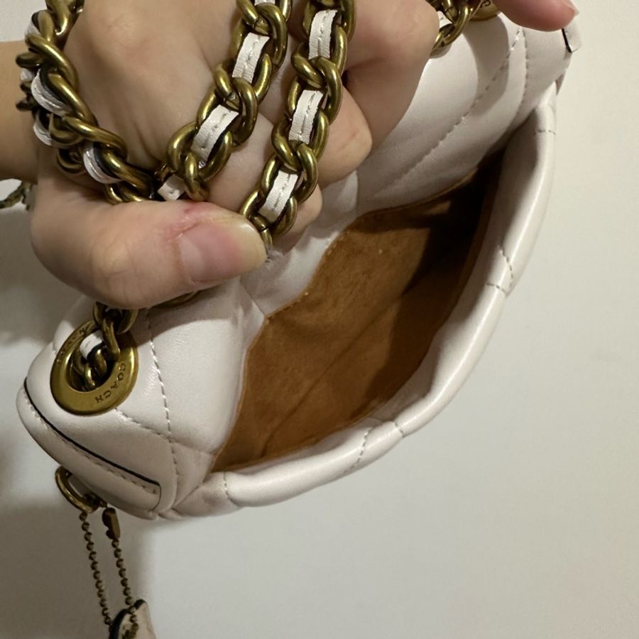 Coach pillow madison 近全新帶絎縫枕頭包-9